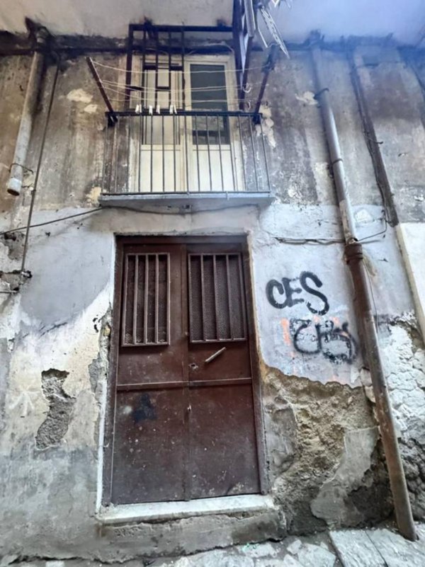 appartamento in vendita a Napoli in zona Pendino / San Giuseppe