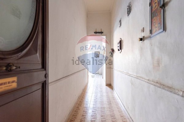 appartamento in vendita a Napoli in zona Chiaia