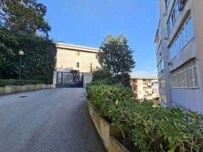 appartamento in vendita a Napoli in zona Chiaia