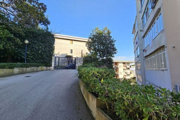 appartamento in vendita a Napoli in zona Chiaia