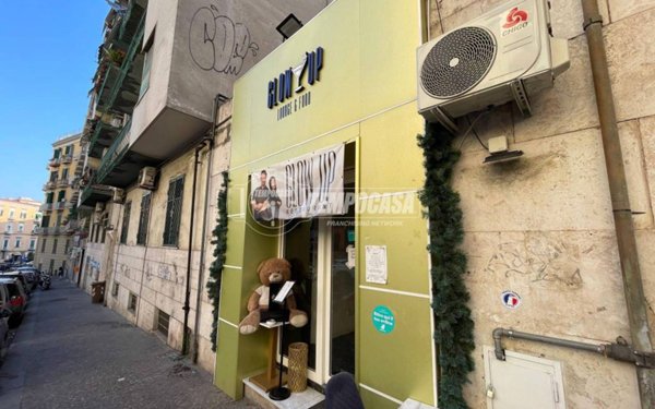 trivano in vendita a Napoli in zona Arenella