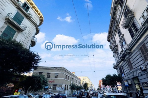 ufficio in vendita a Napoli in zona Pendino / San Giuseppe
