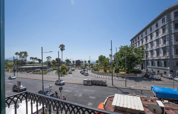 appartamento in vendita a Napoli in zona Chiaia