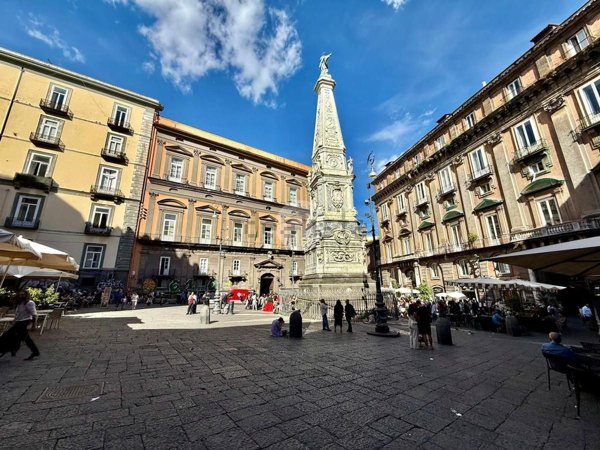 appartamento in vendita a Napoli in zona San Lorenzo