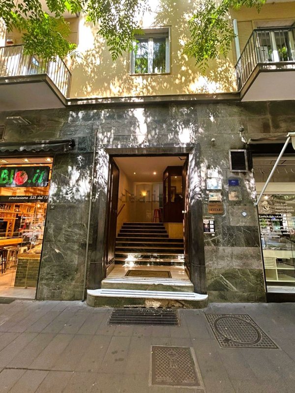 appartamento in vendita a Napoli in zona Montecalvario