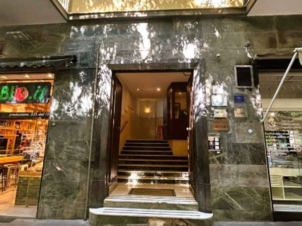 appartamento in vendita a Napoli in zona Montecalvario