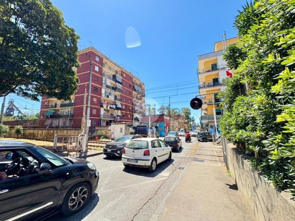 appartamento in vendita a Napoli in zona Bagnoli