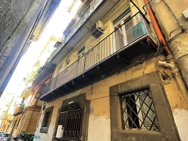 appartamento in vendita a Napoli in zona San Lorenzo