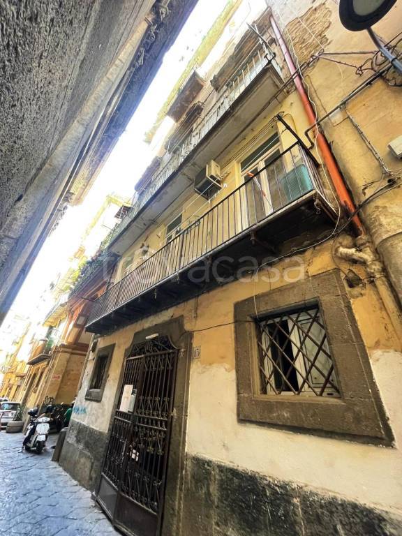 appartamento in vendita a Napoli in zona San Lorenzo