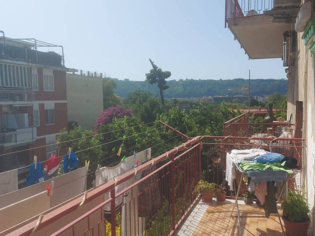 appartamento in vendita a Napoli in zona Bagnoli