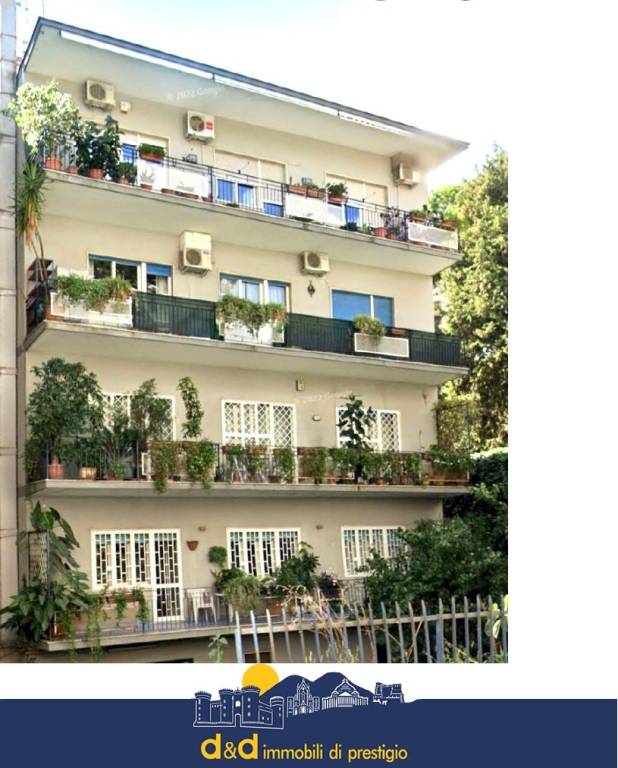 appartamento in vendita a Napoli in zona Posillipo