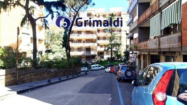 negozio in vendita a Napoli in zona Vomero