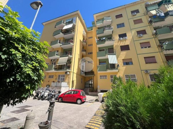 appartamento in vendita a Napoli in zona Fuorigrotta