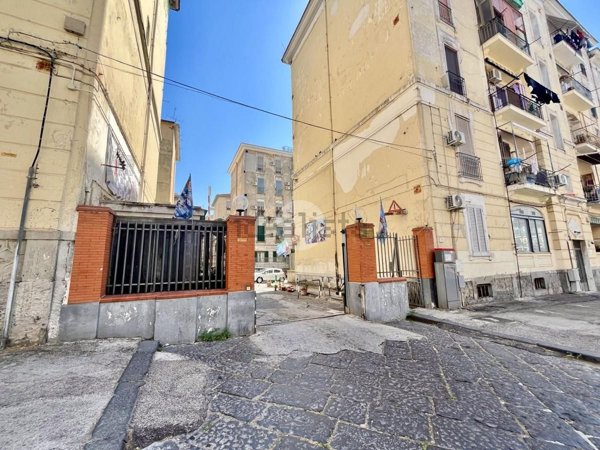 appartamento in vendita a Napoli in zona Poggioreale