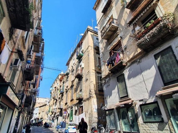 appartamento in vendita a Napoli in zona Stella