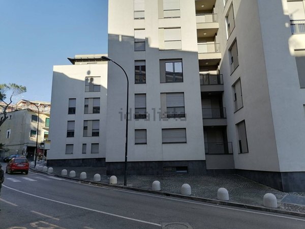 appartamento in vendita a Napoli in zona San Carlo all'Arena