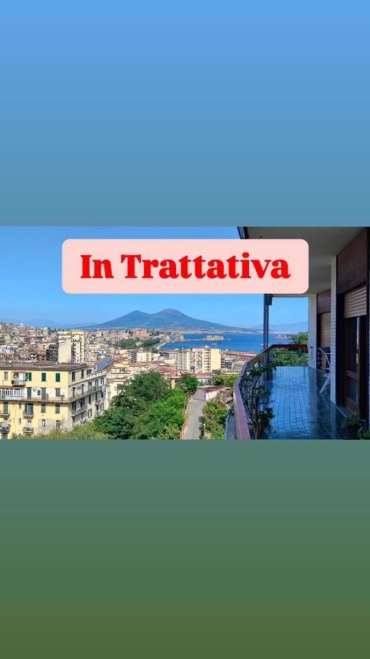appartamento in vendita a Napoli in zona Chiaia