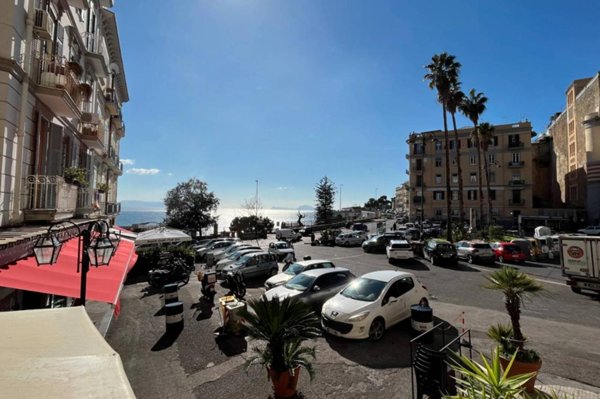appartamento in vendita a Napoli in zona Posillipo