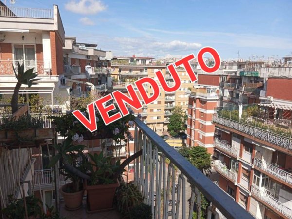 appartamento in vendita a Napoli in zona Fuorigrotta