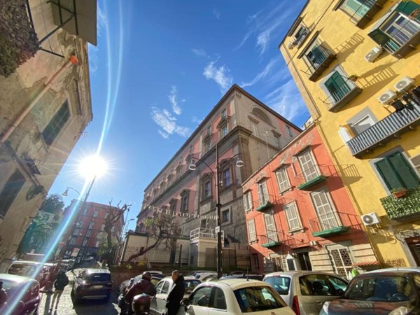 appartamento in vendita a Napoli in zona Stella