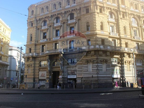 appartamento in vendita a Napoli in zona Mercato
