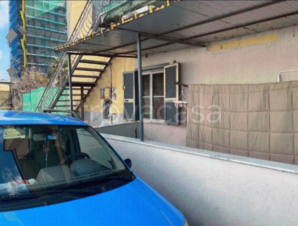 appartamento in vendita a Napoli in zona Barra