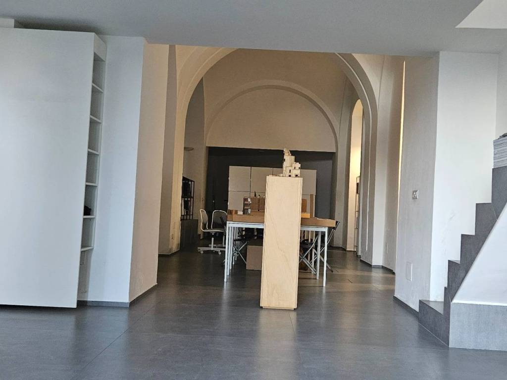 negozio in vendita a Napoli in zona Chiaia