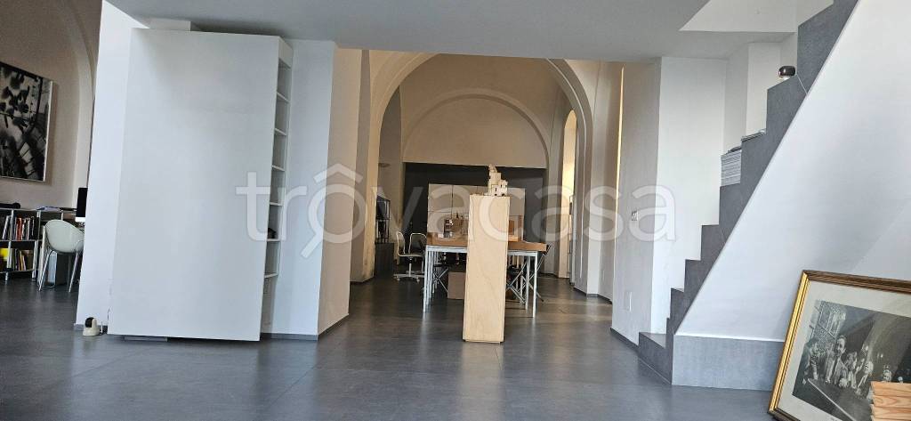 quadrivano in vendita a Napoli in zona Chiaia