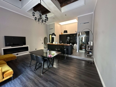 appartamento in vendita a Napoli in zona Chiaia