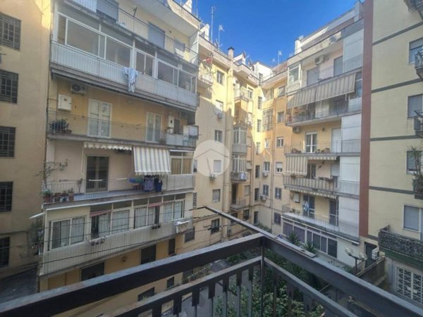appartamento in vendita a Napoli in zona San Carlo all'Arena