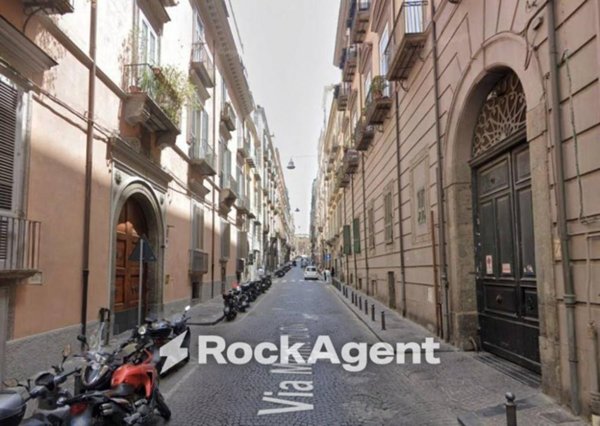 locale commerciale in vendita a Napoli