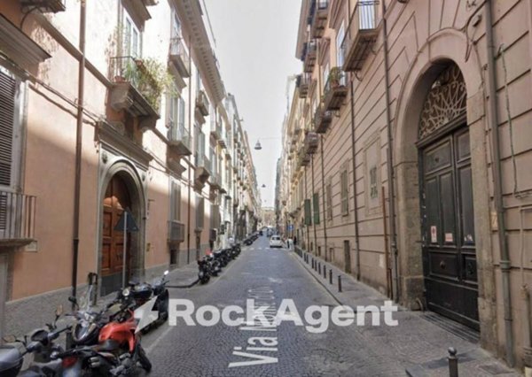 locale commerciale in vendita a Napoli