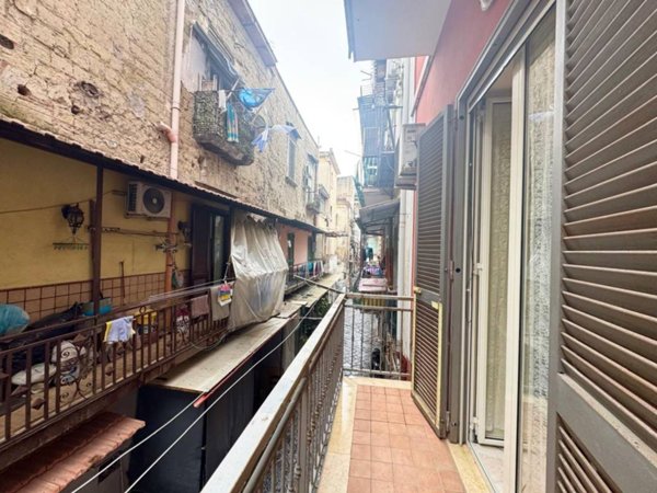 appartamento in vendita a Napoli in zona Pendino / San Giuseppe