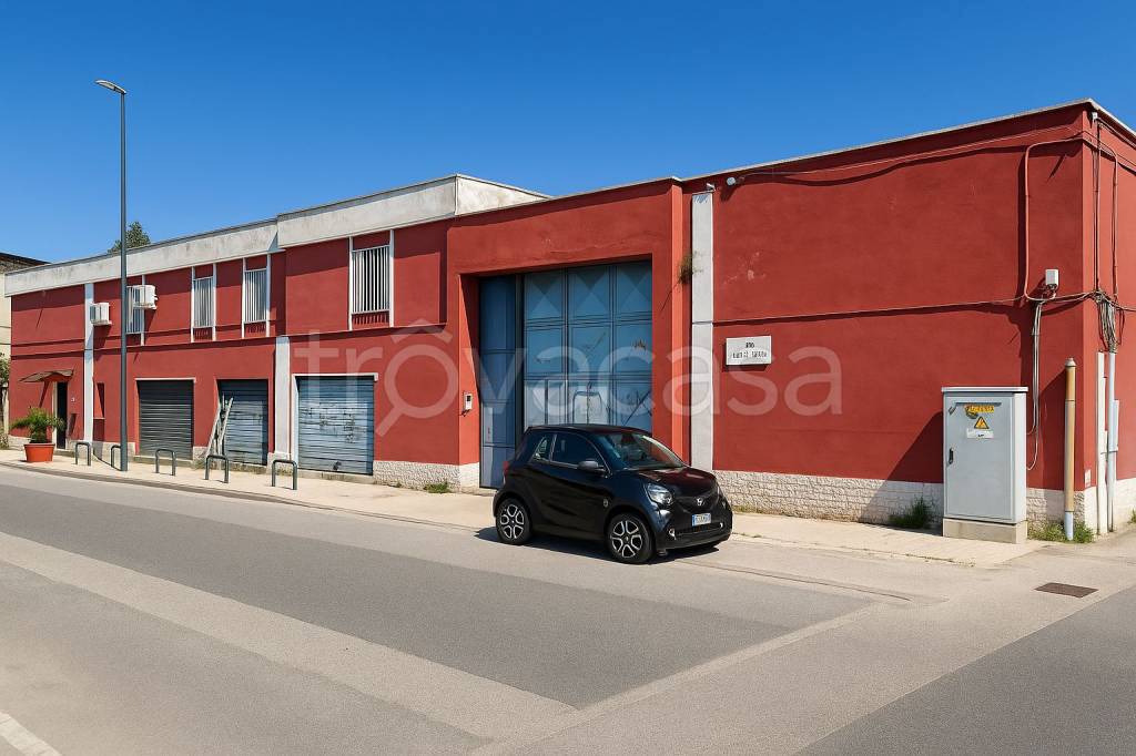 capannone in vendita a Napoli in zona Porto