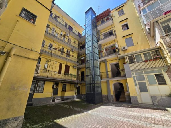 appartamento in vendita a Napoli in zona Fuorigrotta