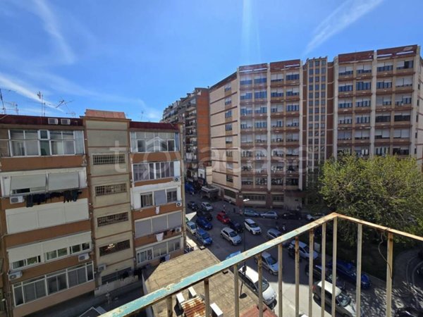 appartamento in vendita a Napoli in zona Fuorigrotta