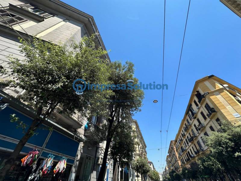 ufficio in vendita a Napoli in zona Pendino / San Giuseppe