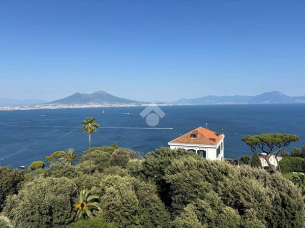 appartamento in vendita a Napoli in zona Posillipo