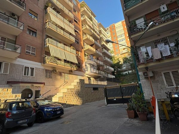 appartamento in vendita a Napoli in zona Arenella