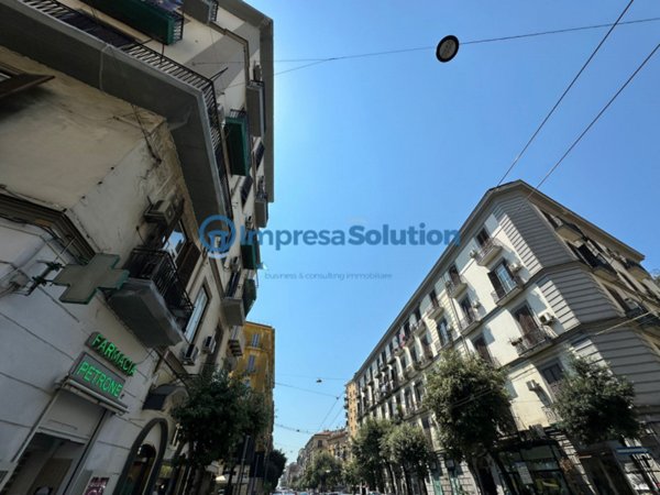 negozio in vendita a Napoli in zona Pendino / San Giuseppe