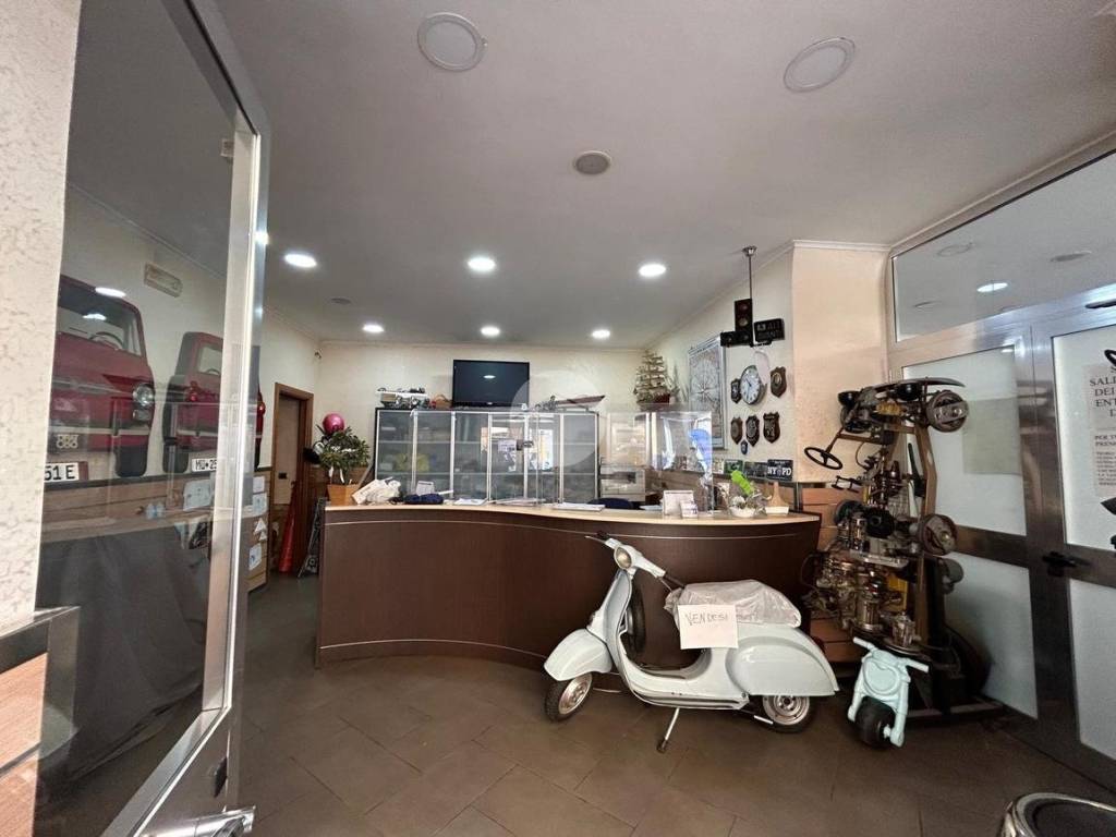 negozio in vendita a Napoli