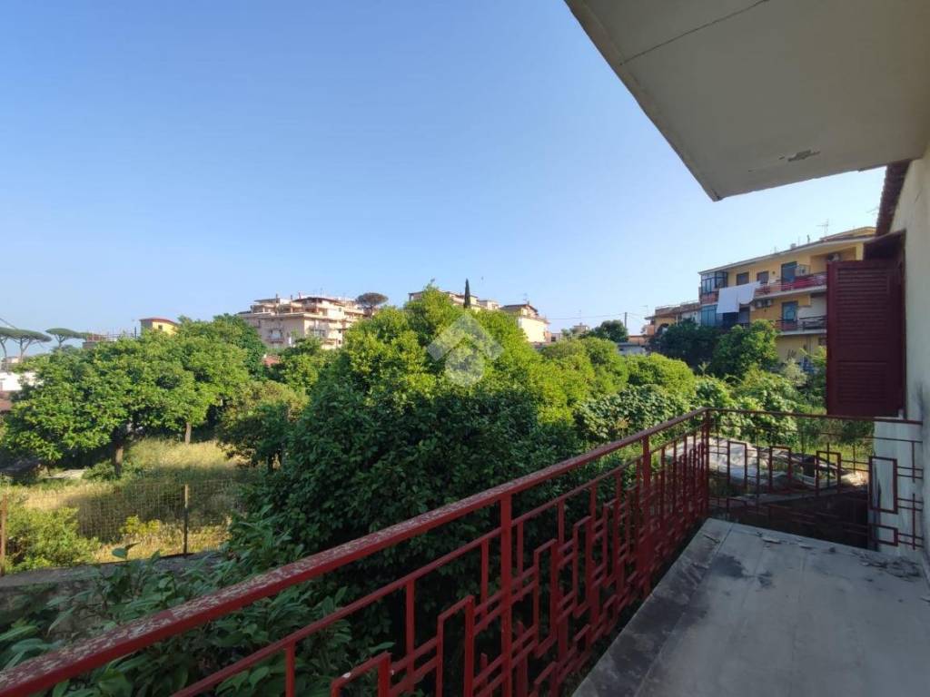 casa indipendente in vendita a Napoli in zona Piscinola