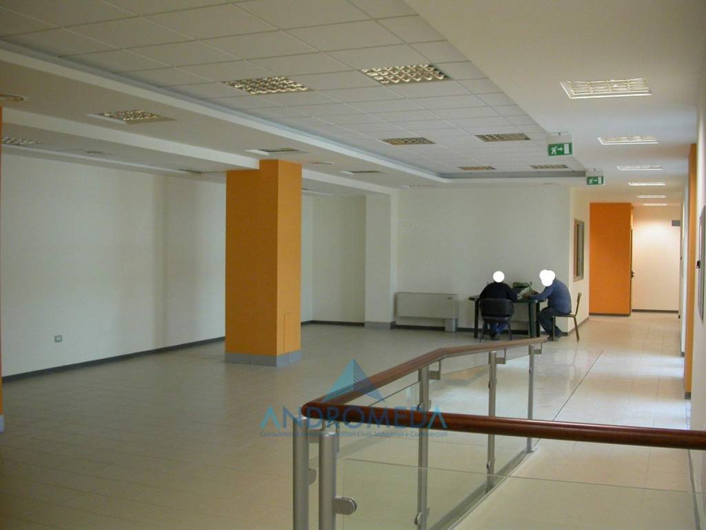 ufficio in vendita a Napoli in zona Capodichino