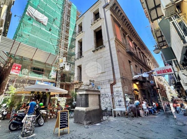 appartamento in vendita a Napoli in zona Centro Antico
