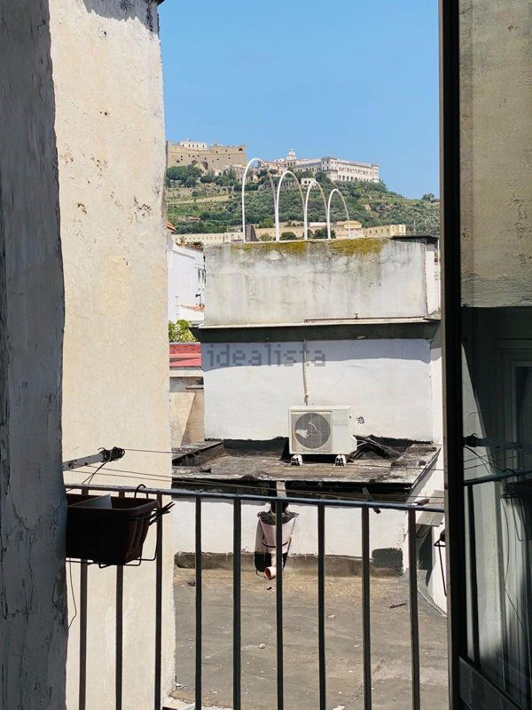 appartamento in vendita a Napoli in zona San Ferdinando