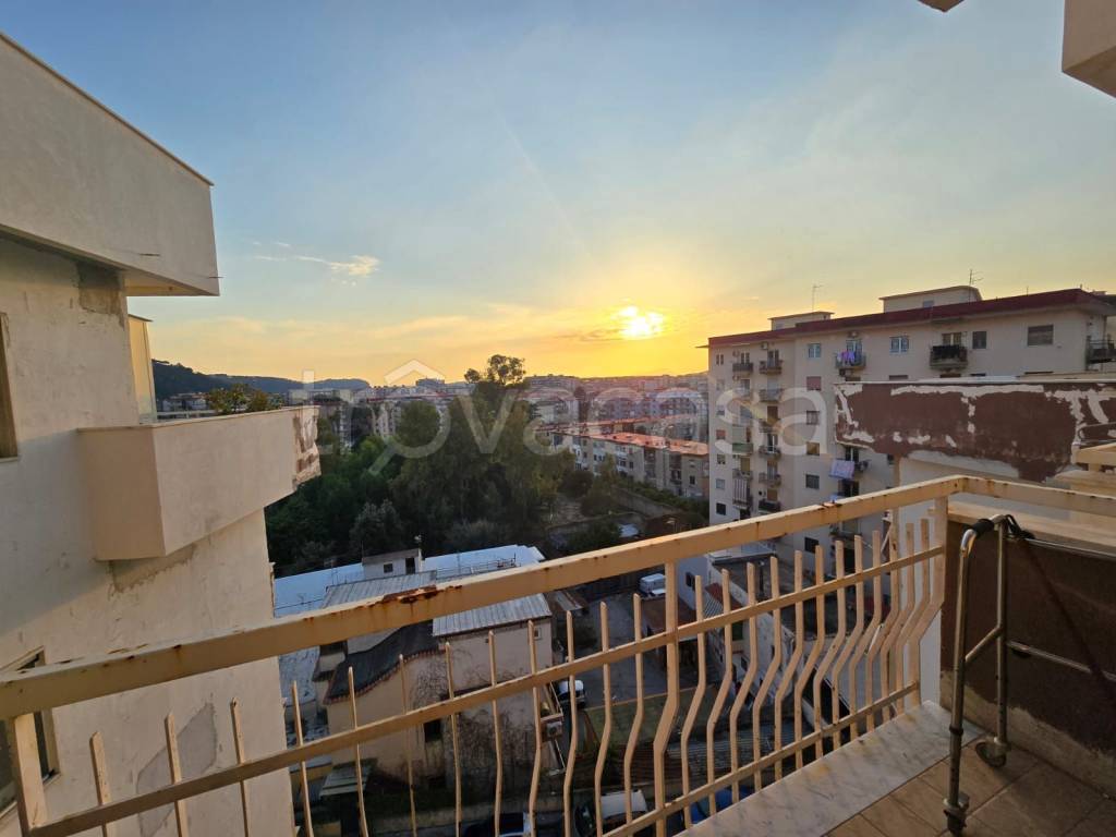 appartamento in vendita a Napoli in zona Fuorigrotta