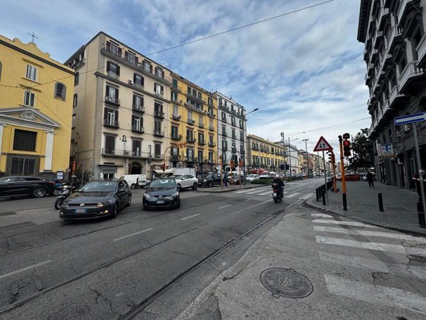 appartamento in vendita a Napoli in zona Chiaia