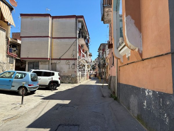 appartamento in vendita a Napoli in zona Barra
