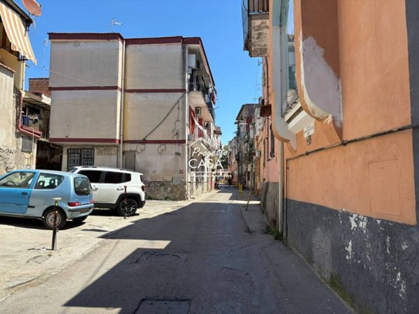 appartamento in vendita a Napoli in zona Barra