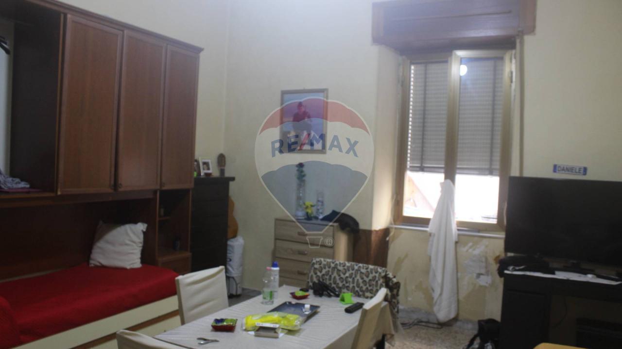 appartamento in vendita a Napoli in zona Poggioreale